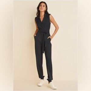 VENUS Black collared Tie-Waist Jumpsuit NWT SIZE MEDIUM